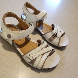 Women’s Clarks Artisan Unstructured Sandal Un Vasha Cream Leather Size 7.5